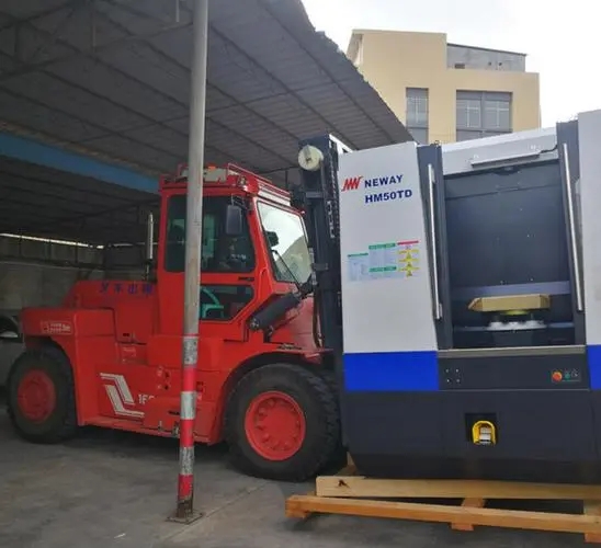 告訴您叉車在黑暗中使用時如何進行的